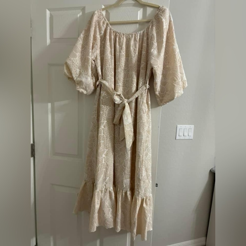 Boutique lace midi dress